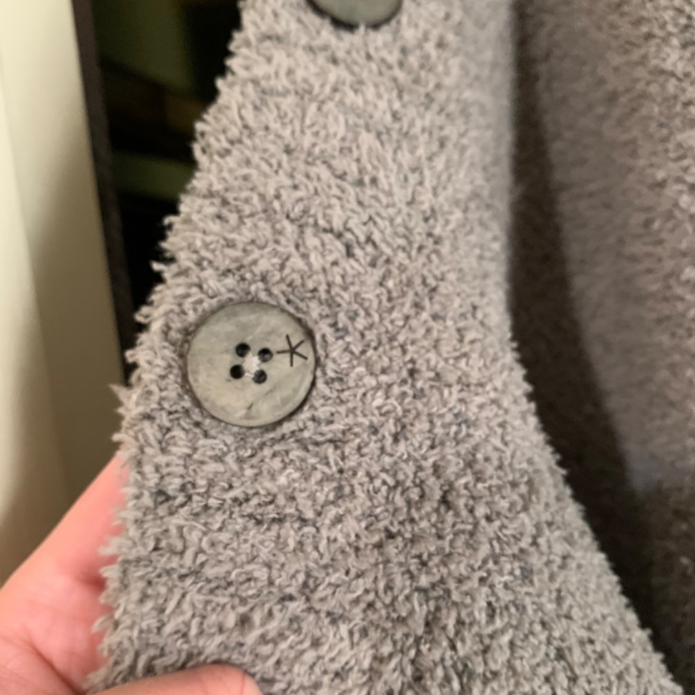 Barefoot Dreams poncho - Picture 4 of 10